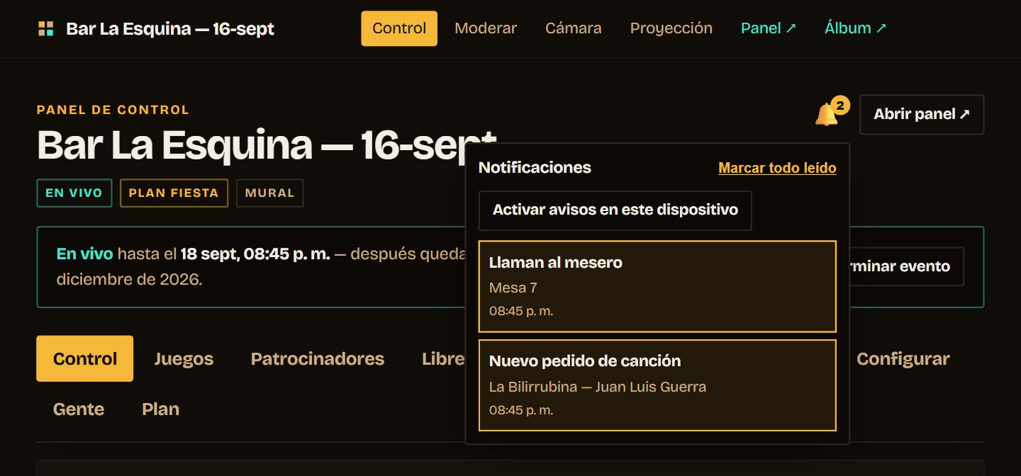 El panel de control con la campanita de notificaciones abierta: dos avisos, 'Llaman al mesero — Mesa 7' y 'Nuevo pedido de canción — La Bilirrubina, Juan Luis Guerra', y un botón para activar los avisos en ese dispositivo.